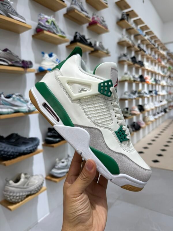 Air Jordan 4 x SB White/Green(40-47.5) - Image 2
