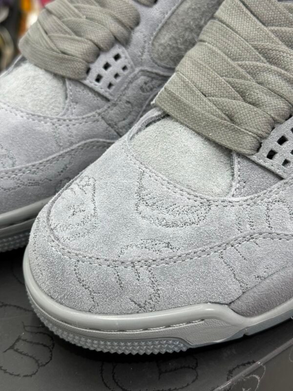 Air Jordan 4 x Kaws grey suede(40-47.5) - Image 3
