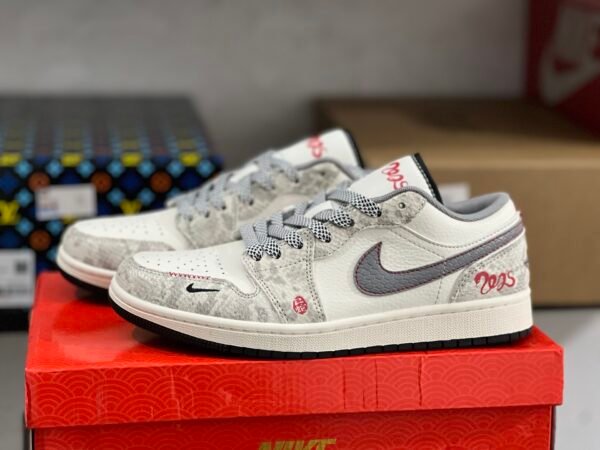 AIR JORDAN 1 LOW SERPENTINE GREY HOOK SERPENTINE GRIS CROCHET(36-47.5)