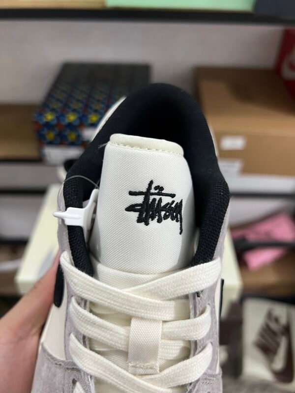 SUPREME X AIR JORDAN 1 LOW LGHT GRAY/BEIGE/BLACK GRIS CLAR/BEIGE/NOIR(36-47.5) - Image 4