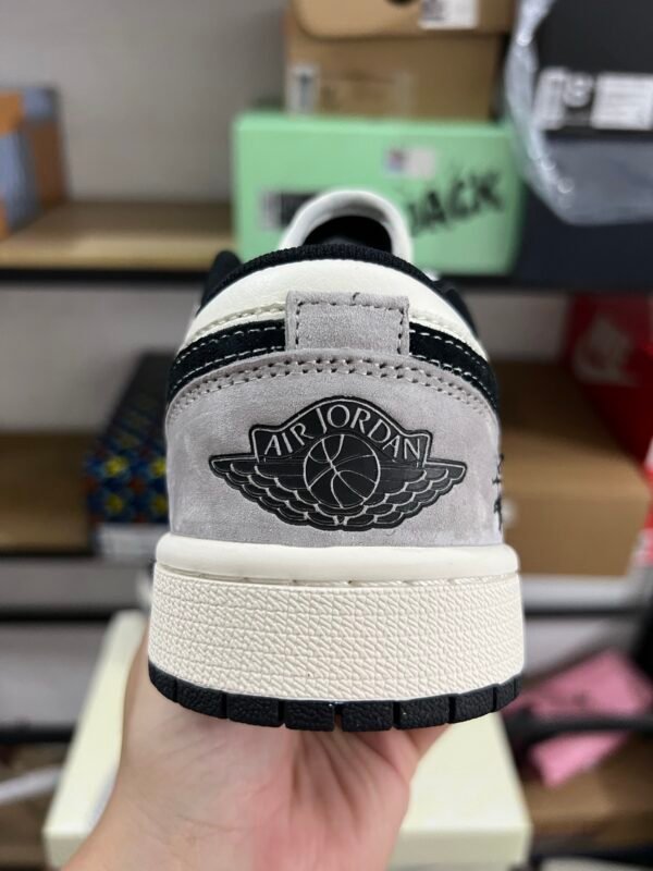 SUPREME X AIR JORDAN 1 LOW LGHT GRAY/BEIGE/BLACK GRIS CLAR/BEIGE/NOIR(36-47.5) - Image 8