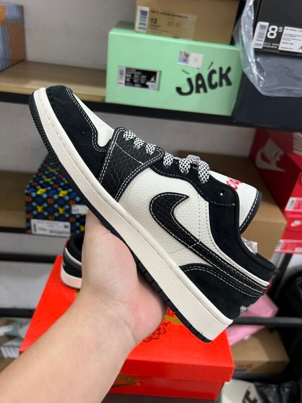 SUPREME X AIR JORDAN 1 LOW SERPENTINE BLACK RICE WHITE SERPENT NOIR RIZ BLANC(36-47.5) - Image 4