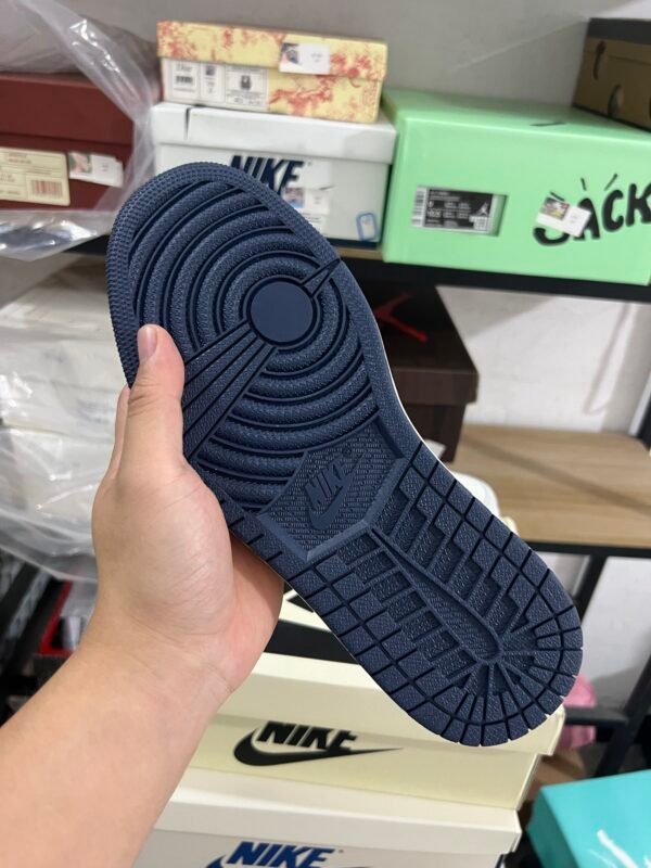 MONCLER X AIR JORDAN 1 LOW OG SP-T WHTEBLACK-WHITE(36-47.5) - Image 9