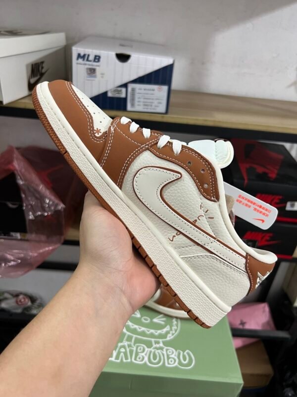 LABUBU X AIR JORDAN 1 White Orange(36-47.5) - Image 4
