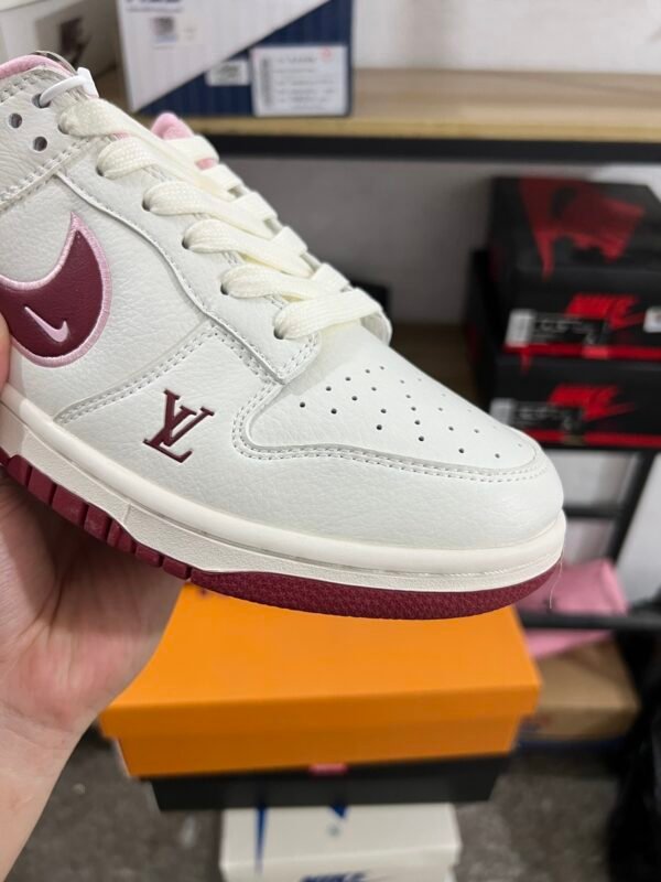 LV X NIKE DUNK LOW RETRO BEIGENVALENTINE'S DAY BEIGE/SAINTVALENTIN(36-47.5) - Image 8