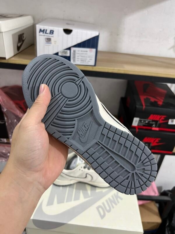 THE NORTH FACE X NIKE DUNK LOW RETRO PIG BUTTSPLICED GRAY(36-47.5) - Image 5