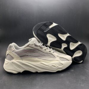 Yeezy Boost 700 v2 Cream