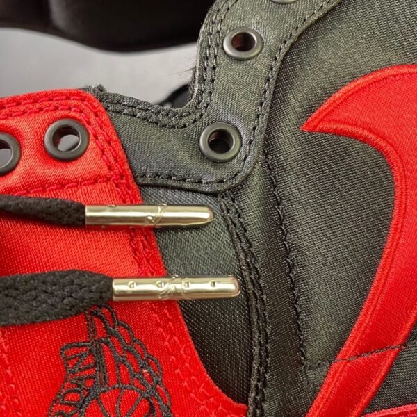 Air Jordan 1  High OG Satin Bred(36-47.5) - Image 4