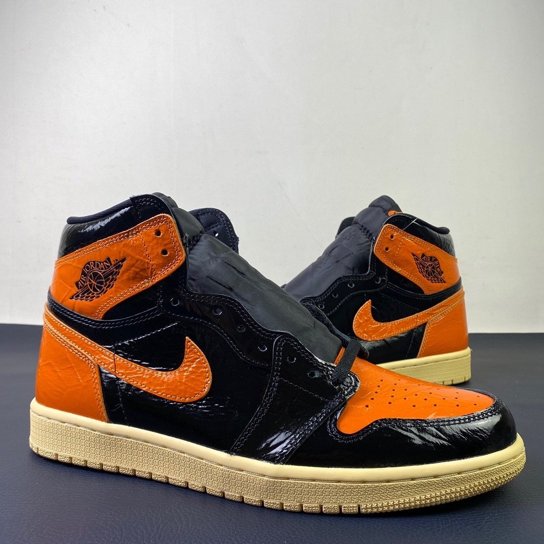 AIR JORDAN 1 SHATTERED BACKBOARD(36-47.5)
