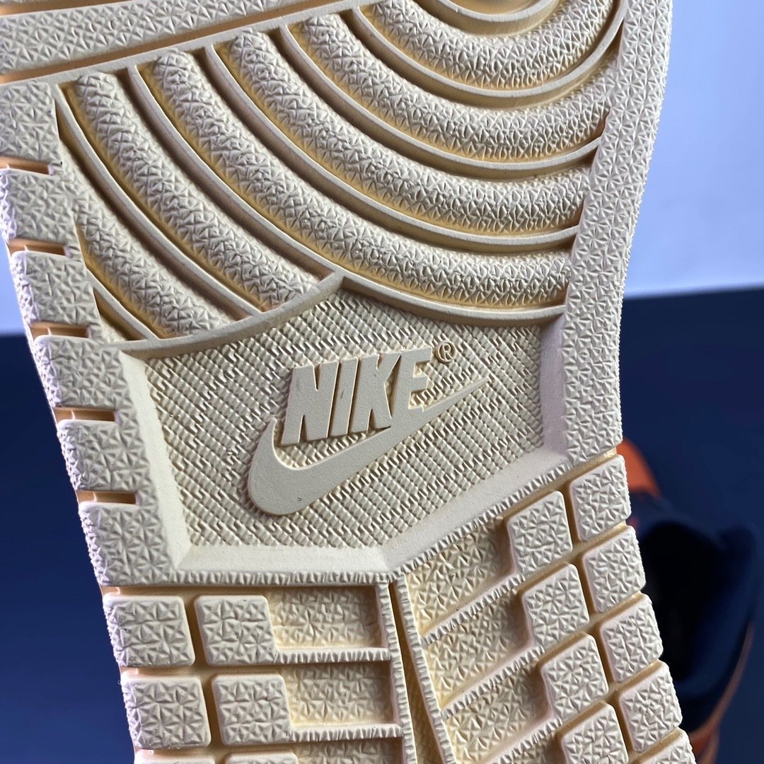 AIR JORDAN 1 SHATTERED BACKBOARD(36-47.5) - Image 11