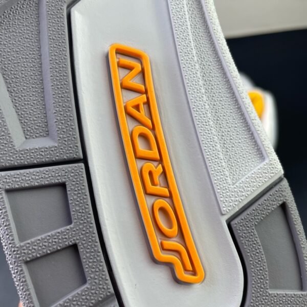 Air Jordan 3 Retro Laser Orange WMNS(36-44.5) - Image 11