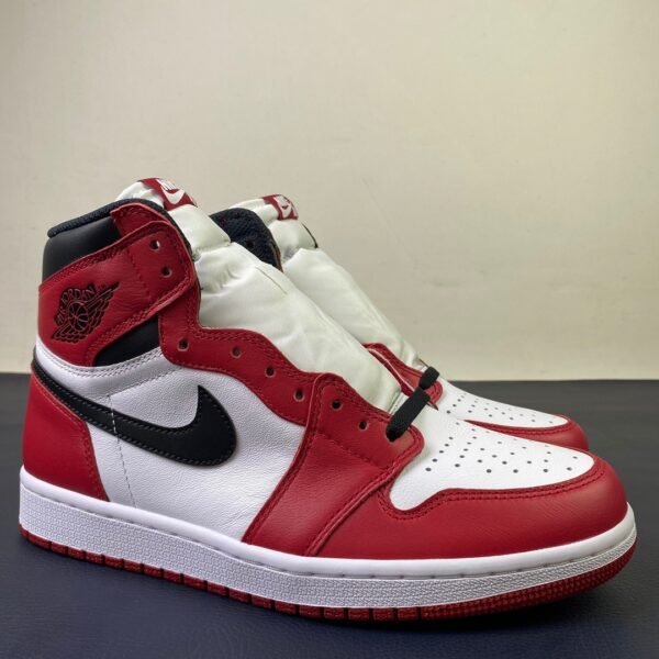 Air Jordan 1 Retro High Chicago(36-47.5) - Image 3