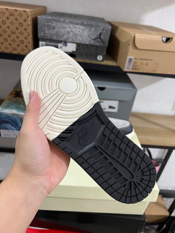 SUPREME X AIR JORDAN 1 LOW BLACK/LIGHT GRAY NOIR/GRIS CLAIR（36-47.5） - Image 5