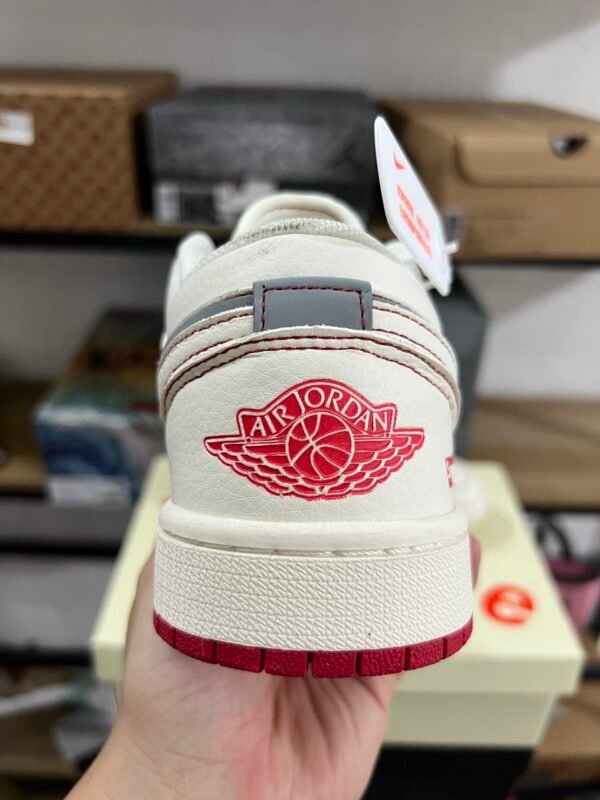 SUPREME X AIR JORDAN 1 LOW BEIGE/LIGHT GRAY/RED BEIGE/GRIS CLAIR/ROUGE（36-47.5） - Image 7