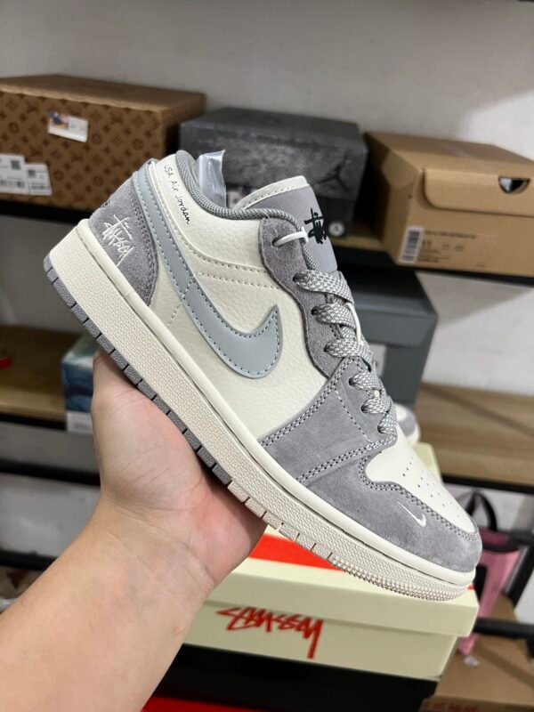 STUSSY X AIR JORDAN 1 LOW BEIGE/LIGHT GRAY/BLACK BEIGE/GRIS CLARINOIR（36-47.5） - Image 4