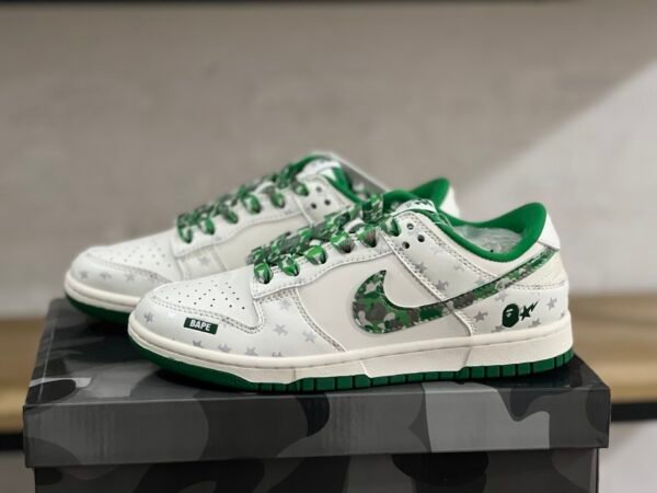 BAPE X NIKE DUNK LOW RETRO BEIGE/GREEN BEIGE/VERT(36-47.5)