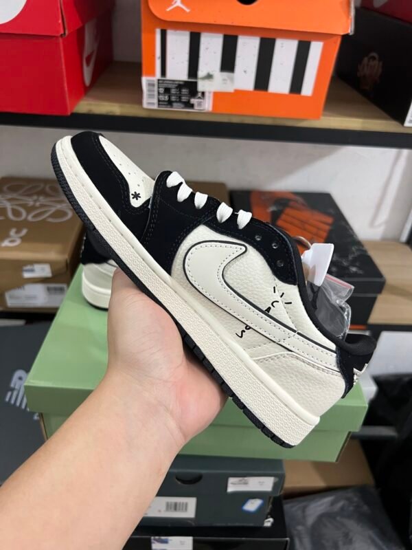 Travis Scot x LABUBU x Air Jordan 1 Low White black(36-47.5) - Image 3