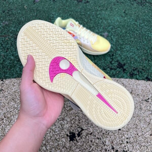 NIKE SABRINA2 EP CITRON TINTROYAL PULSE(39-47.5) - Image 3