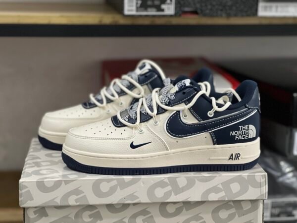 THE NORTH FACE X AIR FORCE 1'07 LV8 BEIGE/NAVY BLUE BEIGE/BLEU MARINE(36-47.5)
