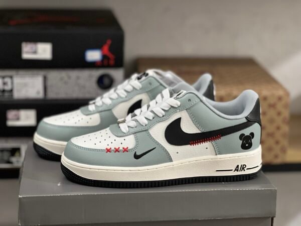 Bearbrick x Air Force 1 low White/Light Green/Black(36-47.5)