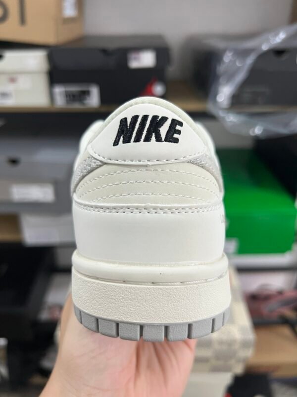 LV X NIKE DUNK LOW RETRO WHITE Gray(36-47.5) - Image 4