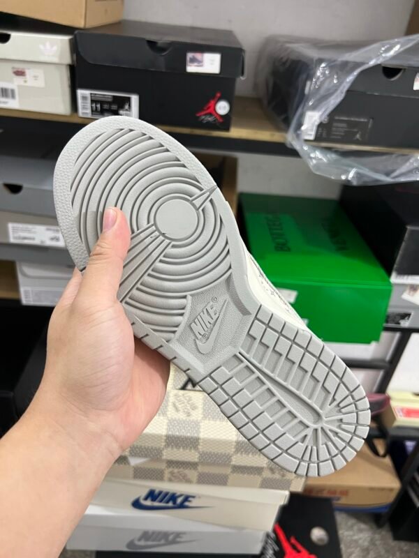 LV X NIKE DUNK LOW RETRO WHITE Gray(36-47.5) - Image 8