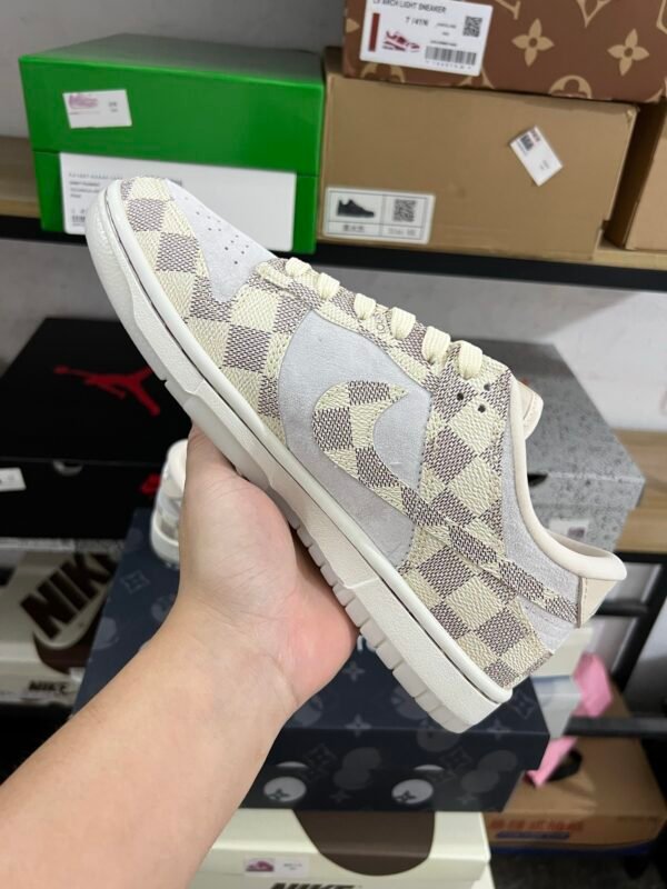 LV X NIKE DUNK LOW RETRO WHITE(36-47.5) - Image 3