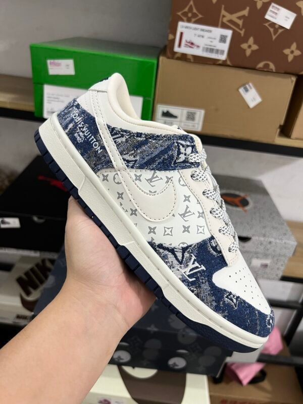 LV X NIKE DUNK LOW RETRO WHITE BLUE-WHITE(36-47.5) - Image 4