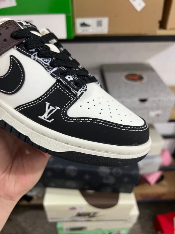 LV X NIKE DUNK LOW RETRO WHITE BLACK BROWN(36-47.5) - Image 3