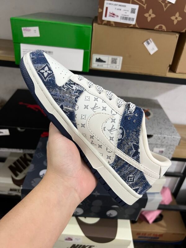 LV X NIKE DUNK LOW RETRO WHITE BLUE-WHITE(36-47.5) - Image 3