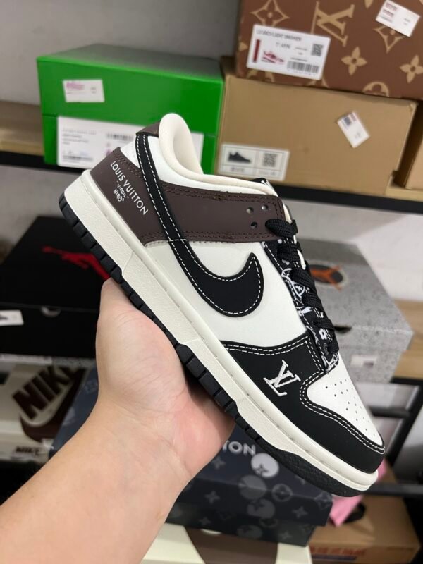 LV X NIKE DUNK LOW RETRO WHITE BLACK BROWN(36-47.5) - Image 2