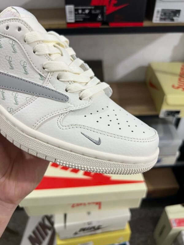 SUPREME X Travis Scott x AIR JORDAN 1 LOW White/Grey(36-47.5) - Image 3