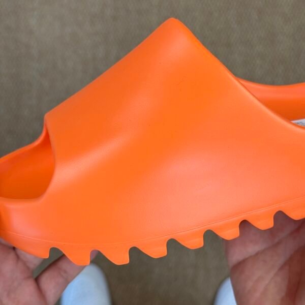 Yeezy Slide Glow Enflame Orange(37-48.5) - Image 3
