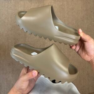 Yeezy Slide Glow Earbrn(37-48.5)