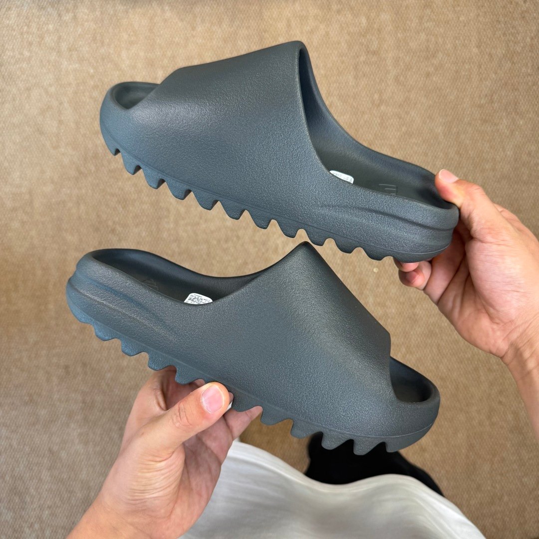 Yeezy Slide Dark Onyx(37-48.5)