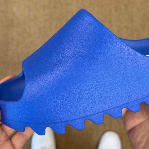 Yeezy Slide Azure(37-48.5) - Image 3