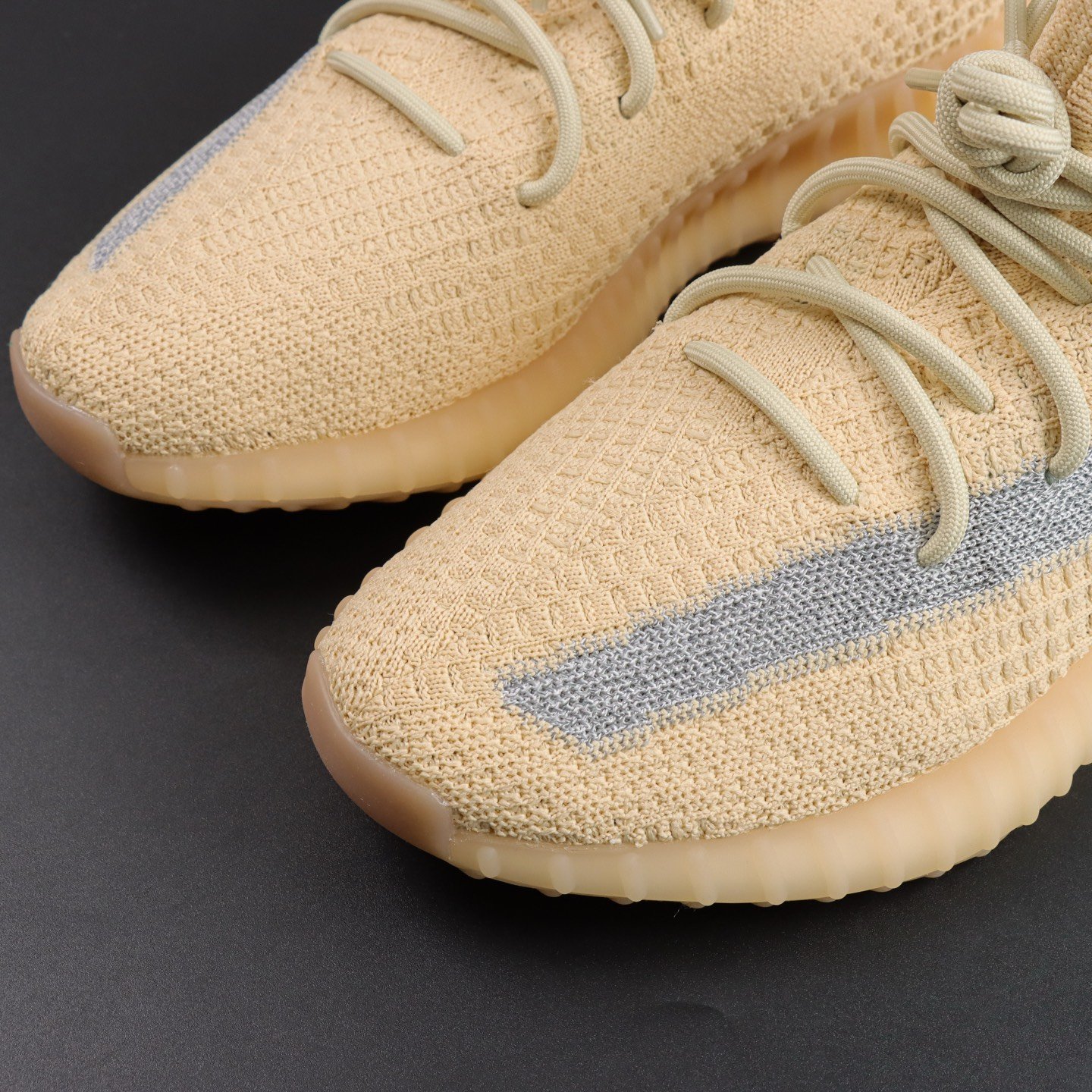Yeezy 350 v2 linen(36-48.5) - Image 9