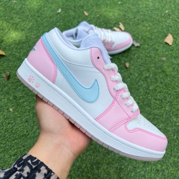 WMNS AIR JORDAN 1 LOW SE white powder blue cat scratch(35.5-46) - Image 2