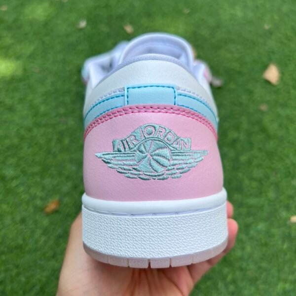 WMNS AIR JORDAN 1 LOW SE white powder blue cat scratch(35.5-46) - Image 3