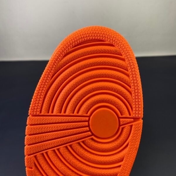 AIR JORDAN 1 RETRO HIGH OG ‘ELECTRO ORANGE’（us4-13） - Image 11
