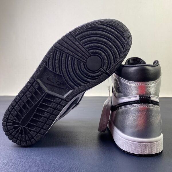 Air Jordan 1 High OG Retro “Silver Toe”(36-47.5) - Image 13