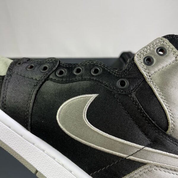Air Jordan 1 Retro High OG Satin Shadow(36-47.5) - Image 4