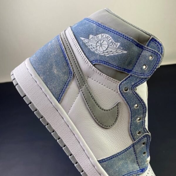 Air Jordan 1 Retro High OG 'Hyper Royal'(36-47.5) - Image 8